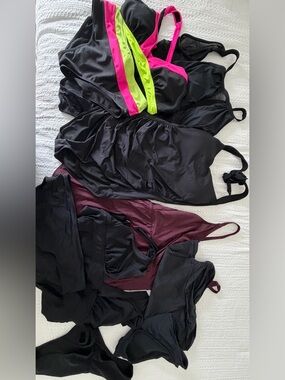 Set of 6 women swim suits size Large